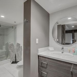 Poolside King Suite